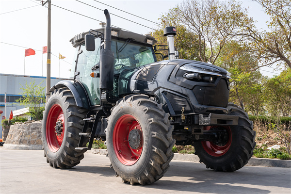 Boost Your Farm’s Efficiency with 110-200HP Tractors: Powerful, Reliable, and Versatile