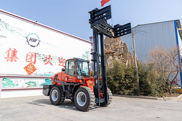 Discover the Power and Versatility of the HWC-50A Wheel Loader